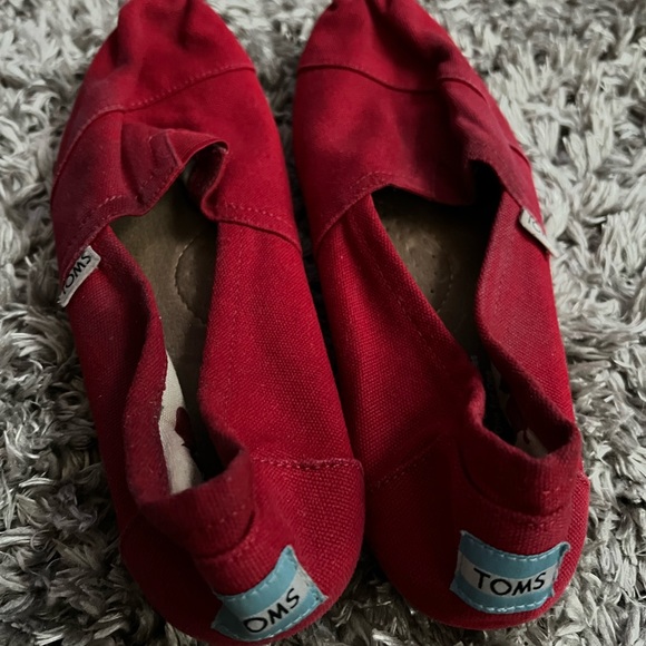 Toms, red - Picture 2 of 5
